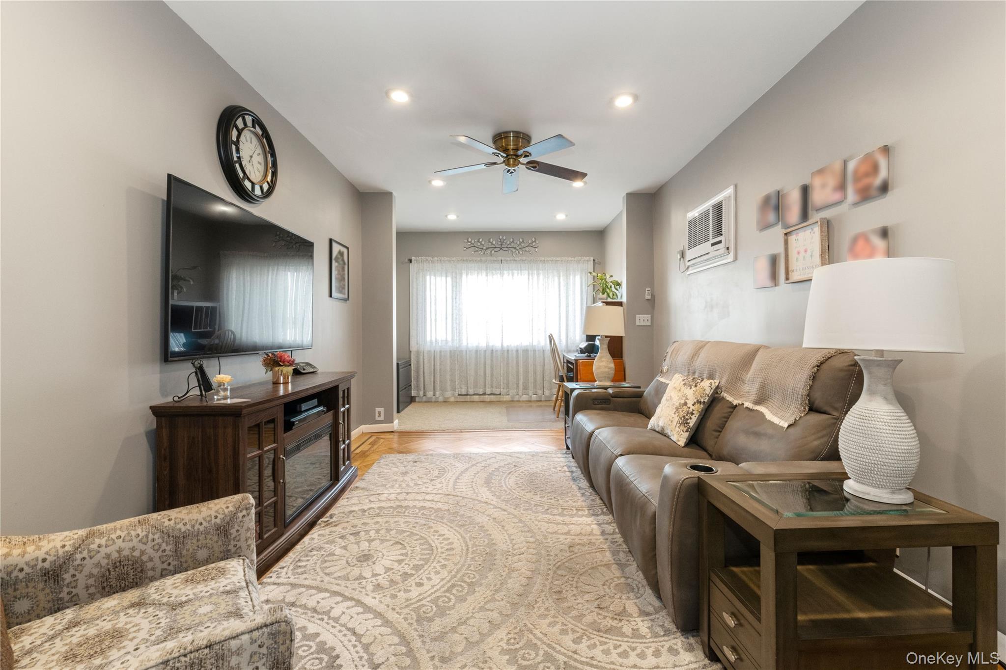 7520 60th Place Property Photo 4
