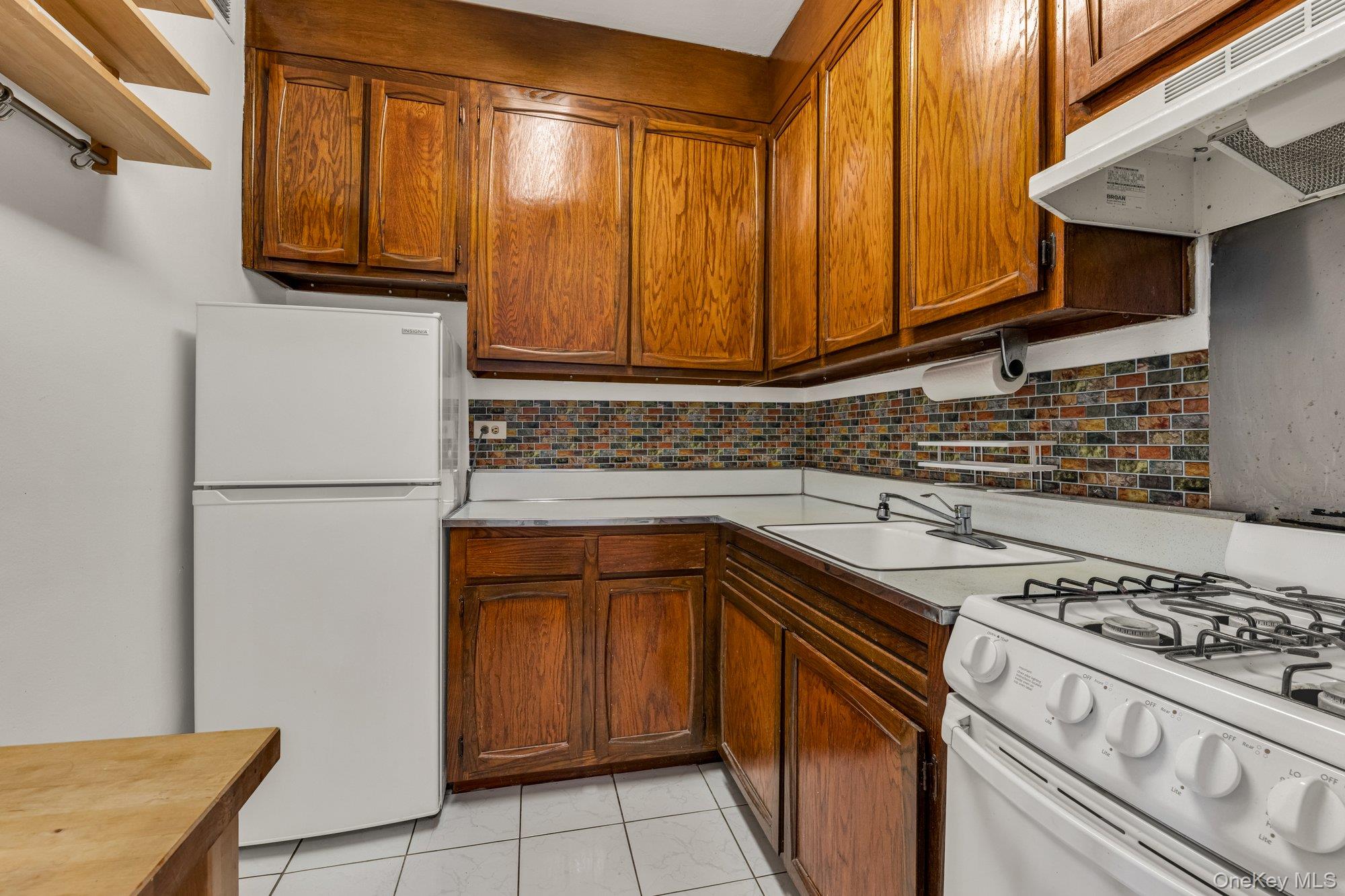 70-25 Yellowstone Boulevard 18k Property Photo 11