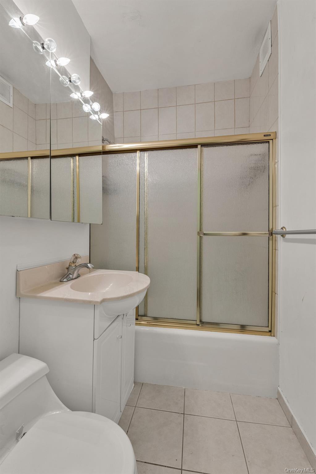 70-25 Yellowstone Boulevard 18k Property Photo 13