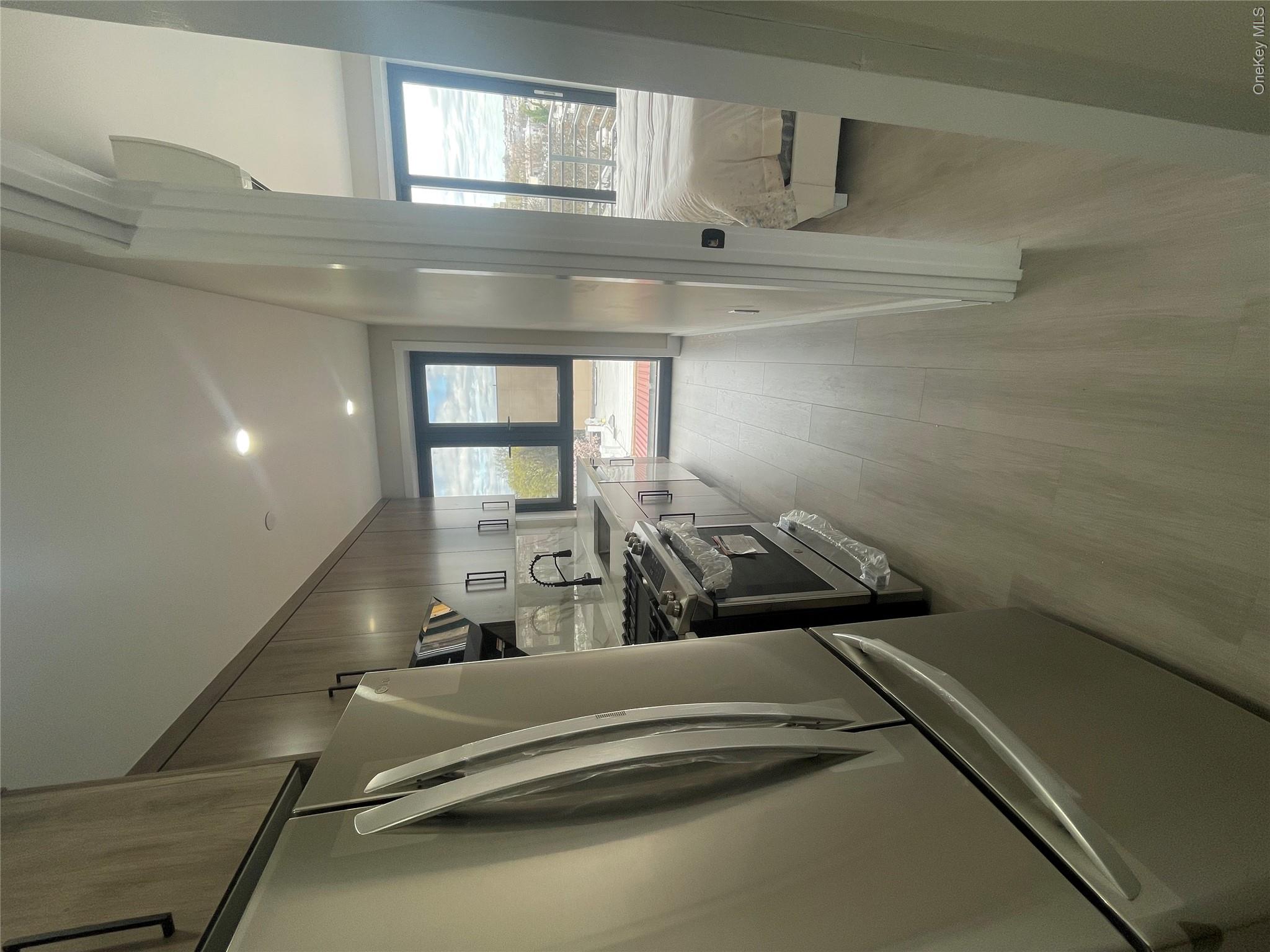 1546 Broadway 4b Property Photo 3