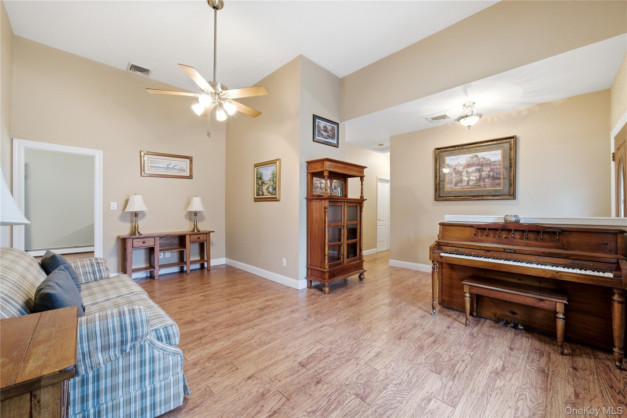 33 Timber Ridge Drive Property Photo 4