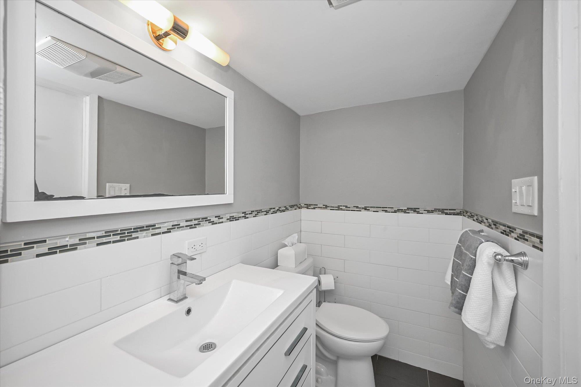 136-54 71st Road Property Photo 23