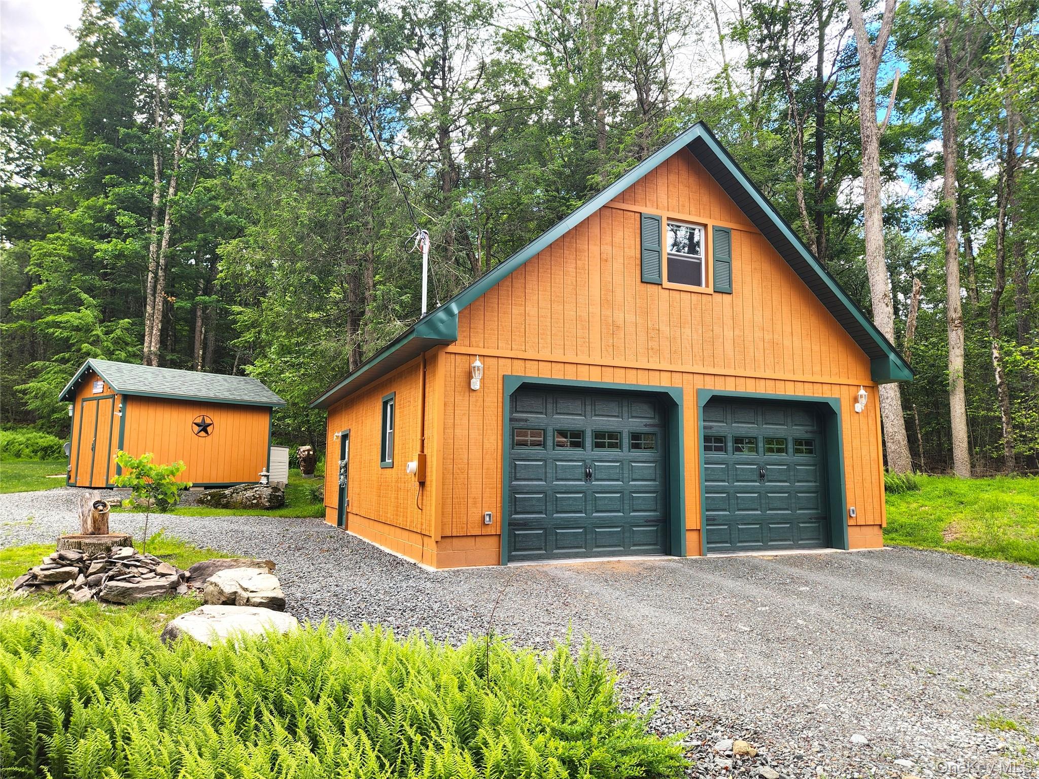 150 Hartwood Drive Property Photo 3