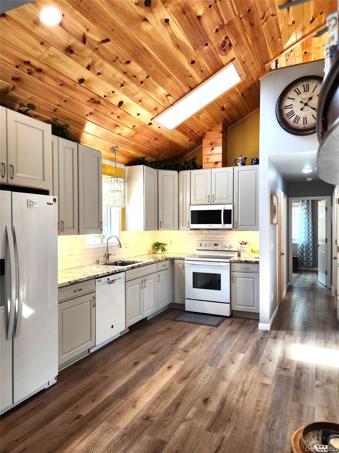 150 Hartwood Drive Property Photo 10