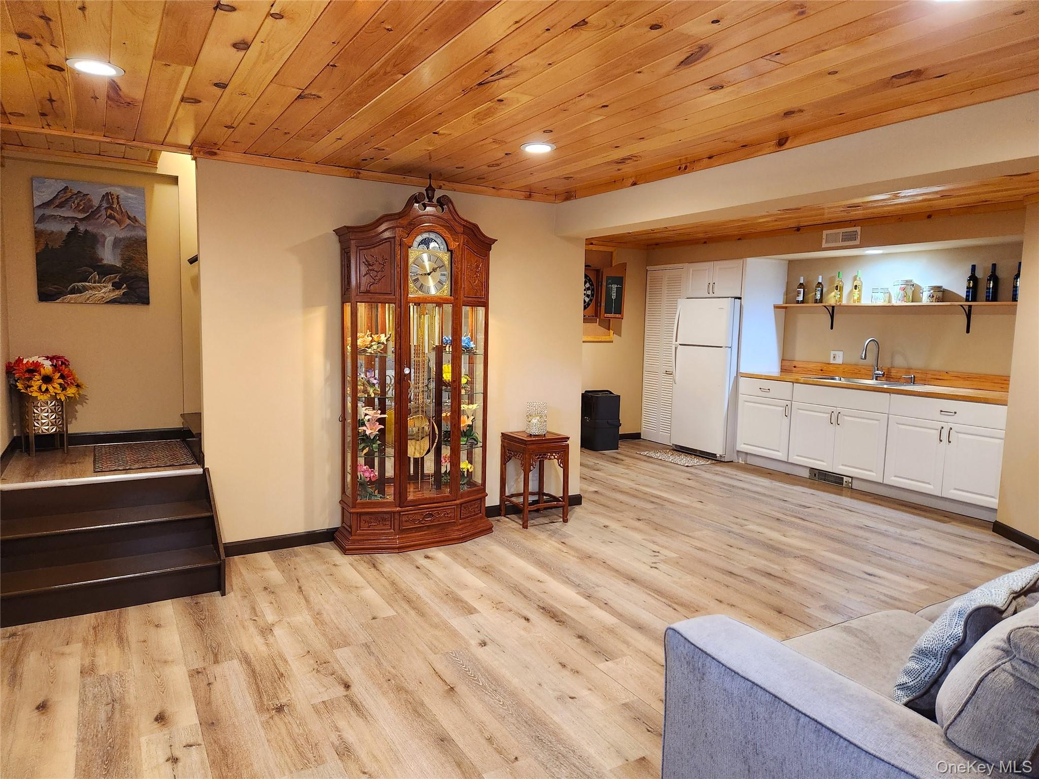 150 Hartwood Drive Property Photo 18
