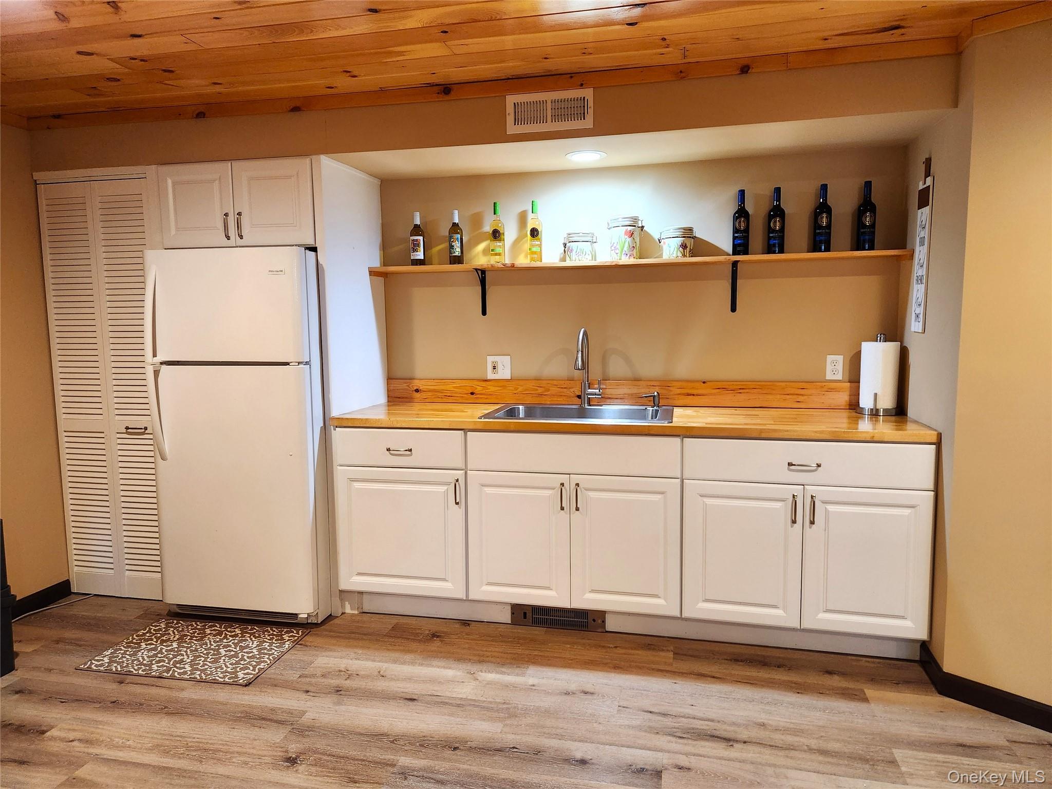 150 Hartwood Drive Property Photo 20