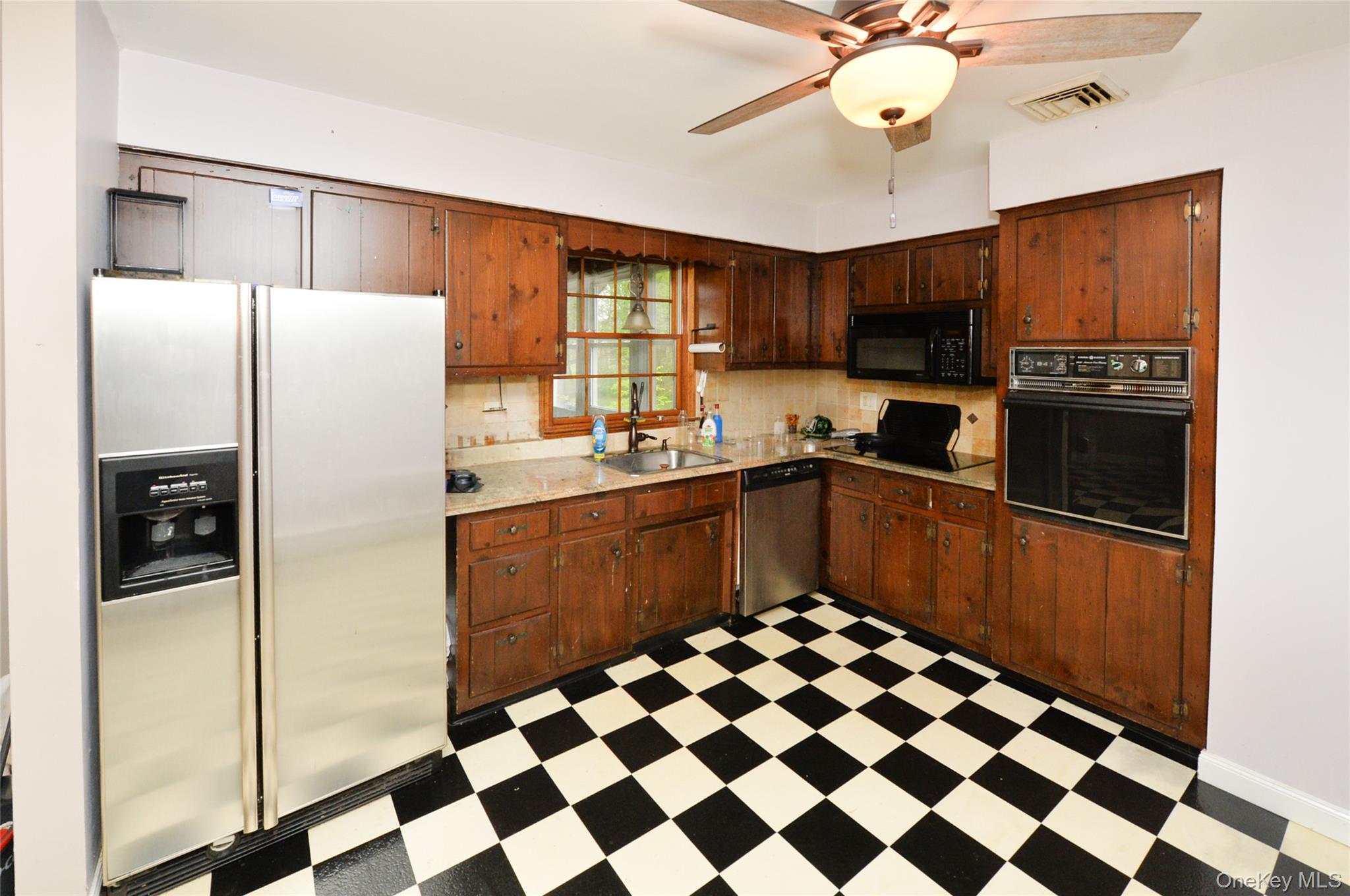 14 Lynmore Avenue Property Photo 9