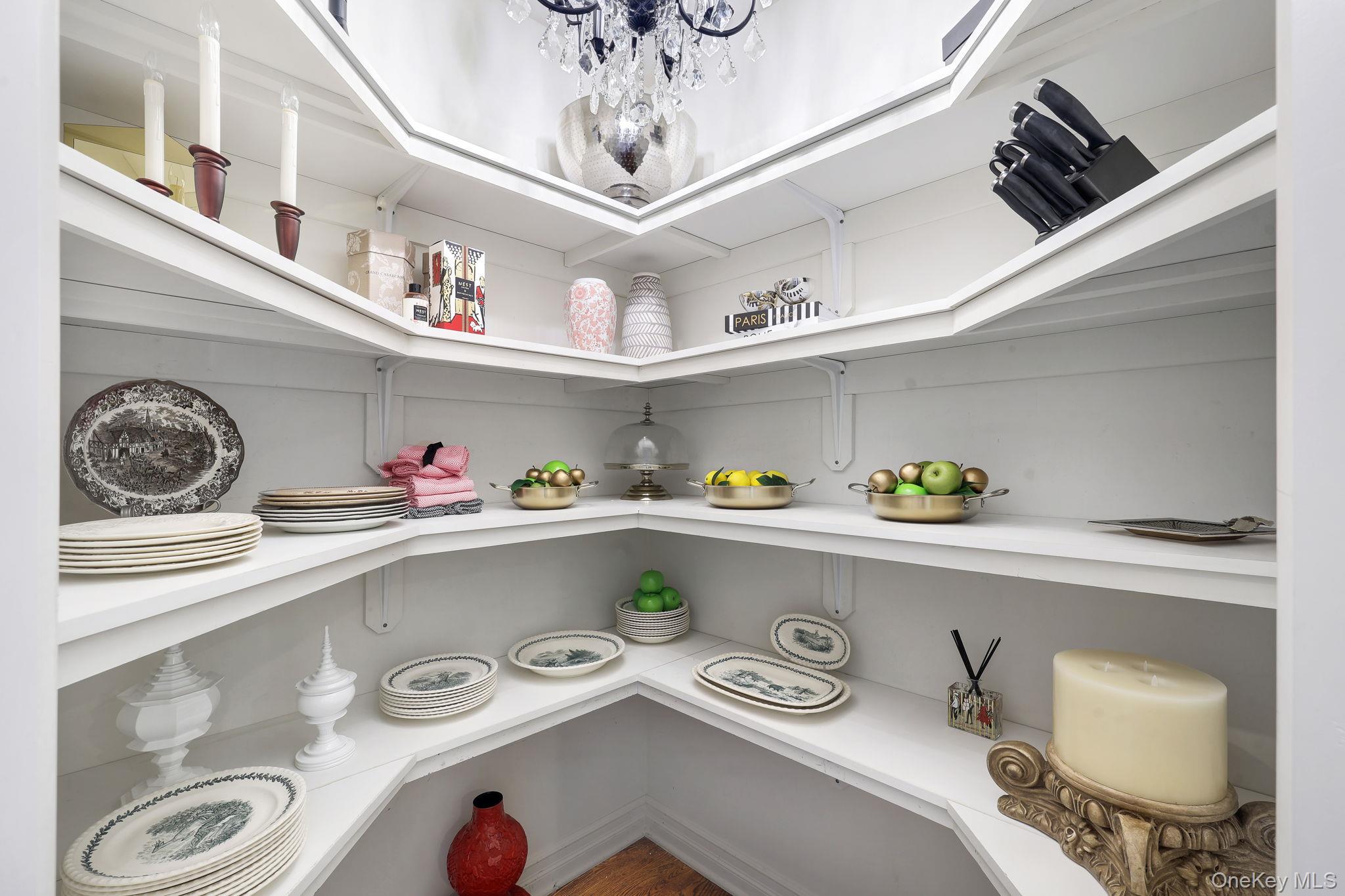 31 Greenwich Avenue Property Photo 12