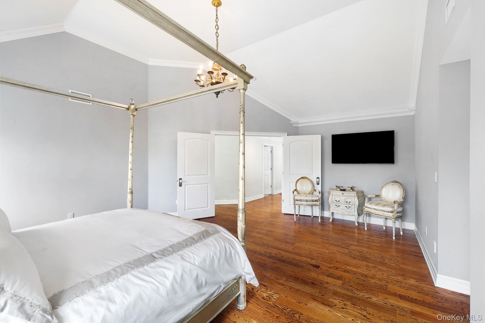 31 Greenwich Avenue Property Photo 33