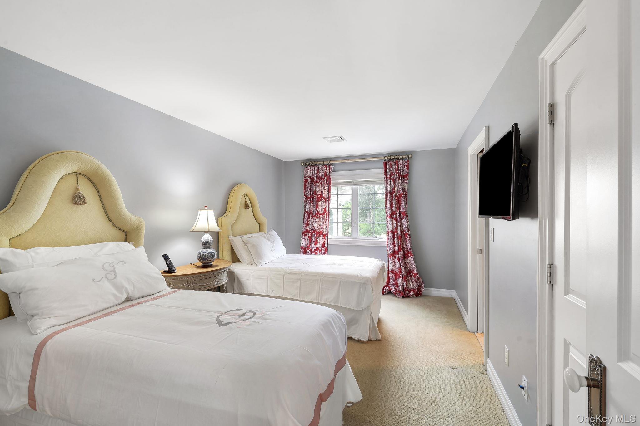 31 Greenwich Avenue Property Photo 35