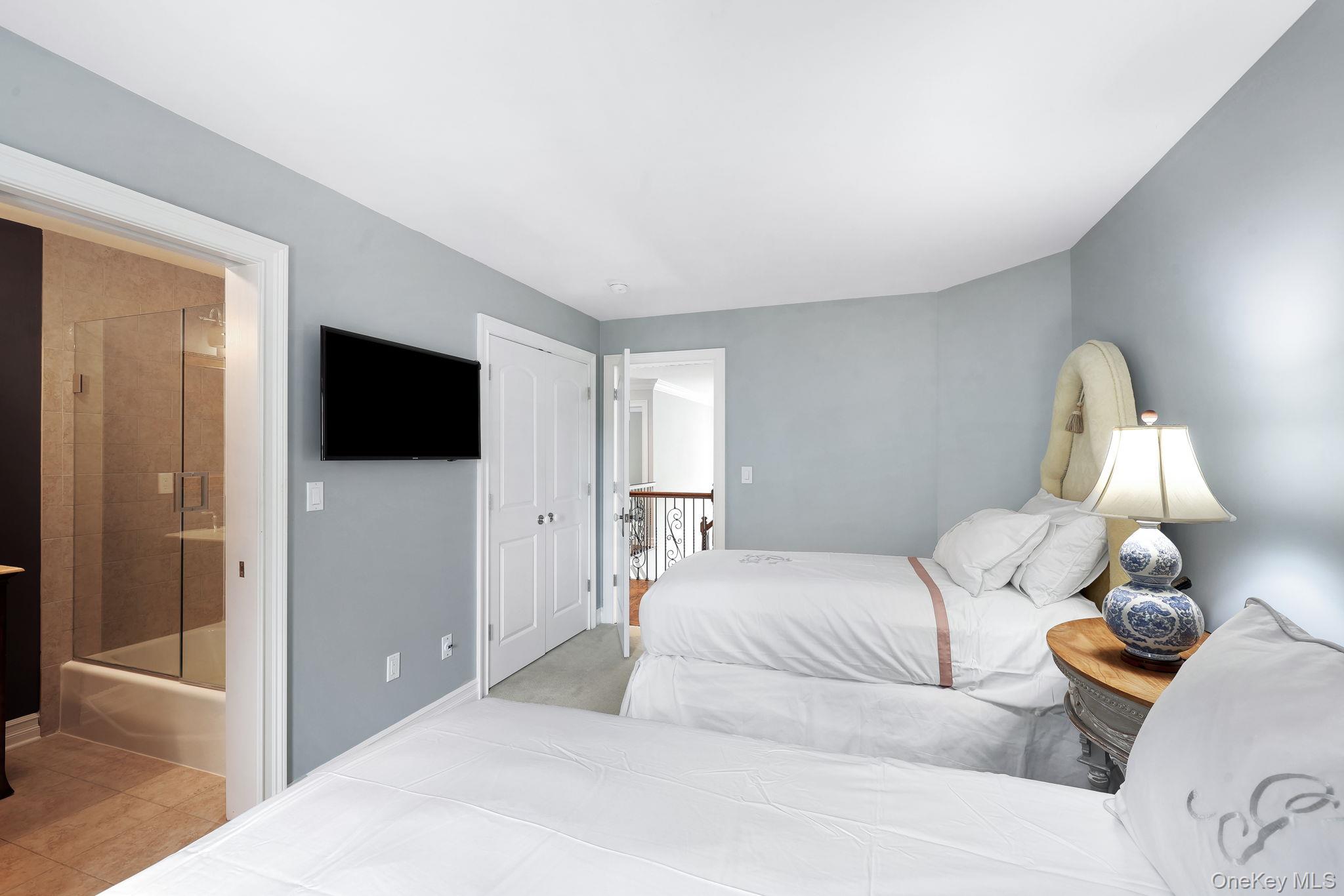 31 Greenwich Avenue Property Photo 36