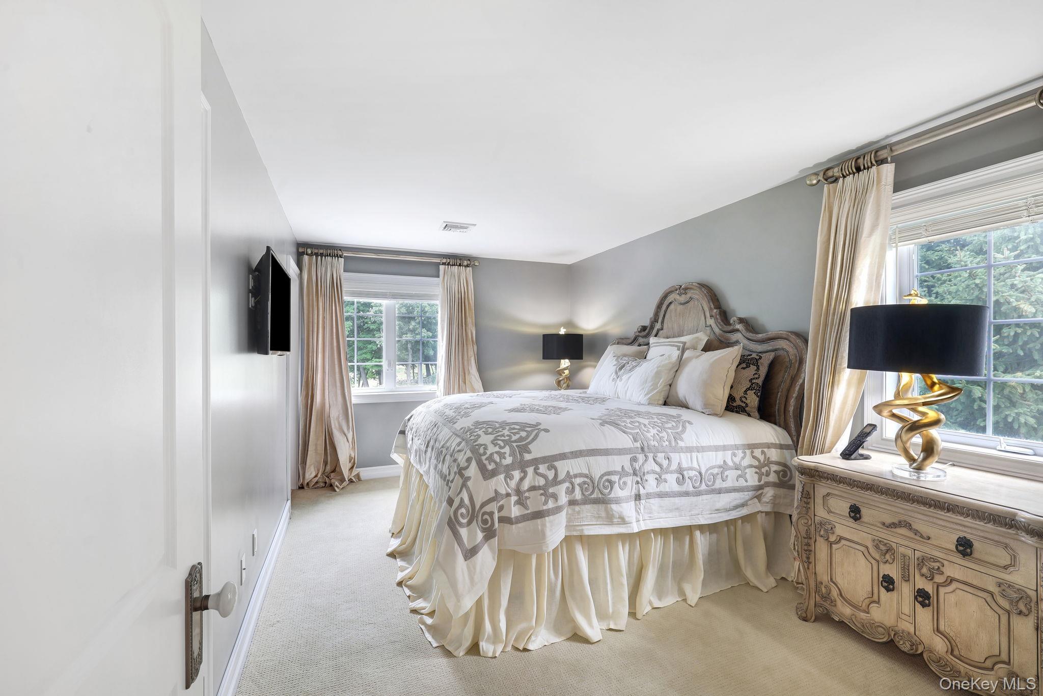 31 Greenwich Avenue Property Photo 39