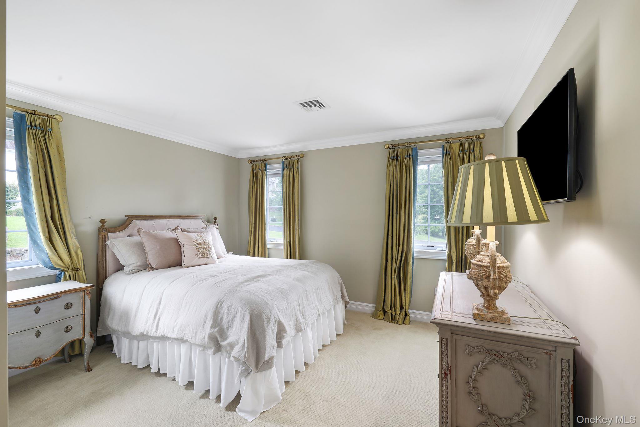 31 Greenwich Avenue Property Photo 41