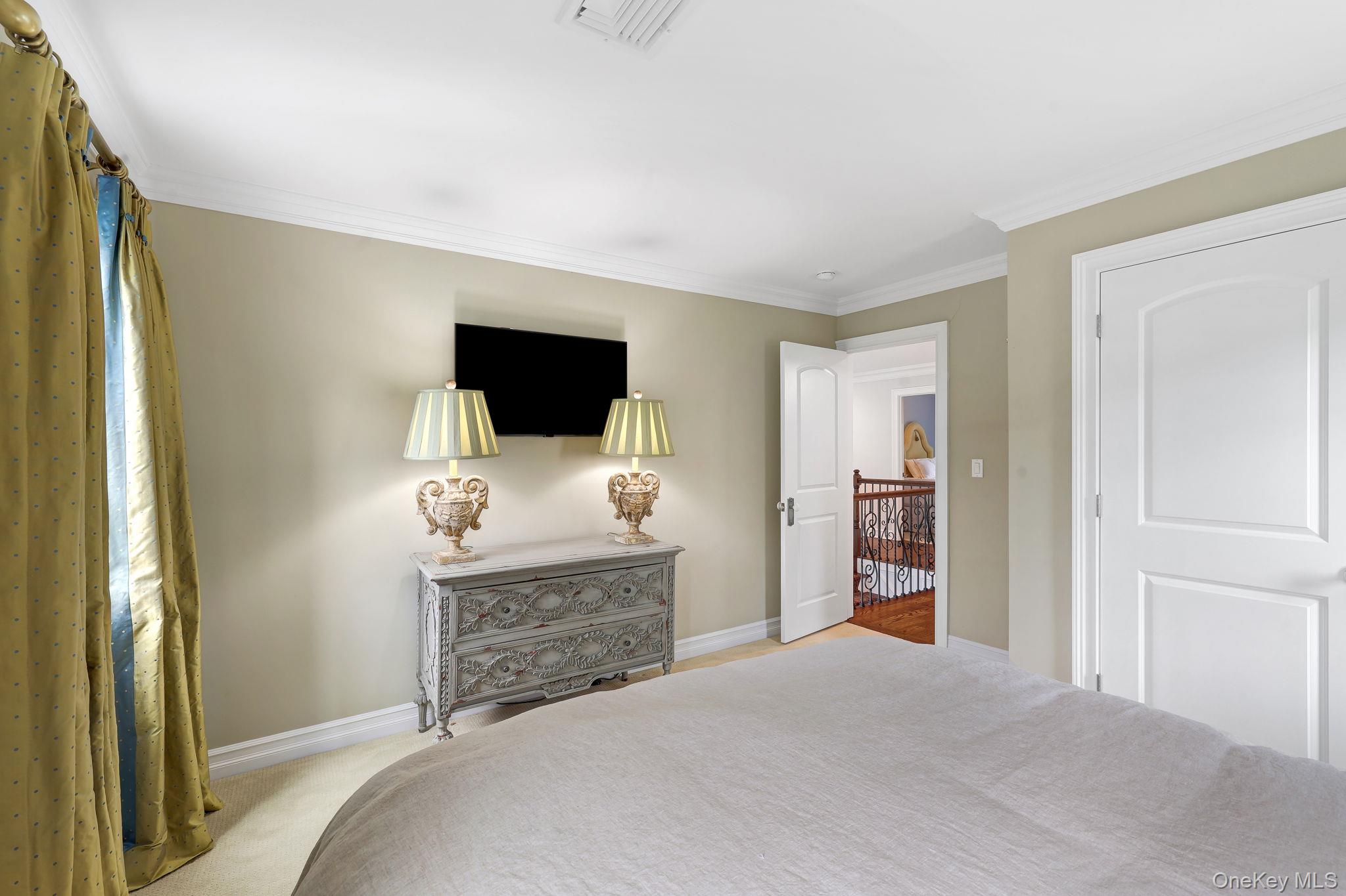 31 Greenwich Avenue Property Photo 42
