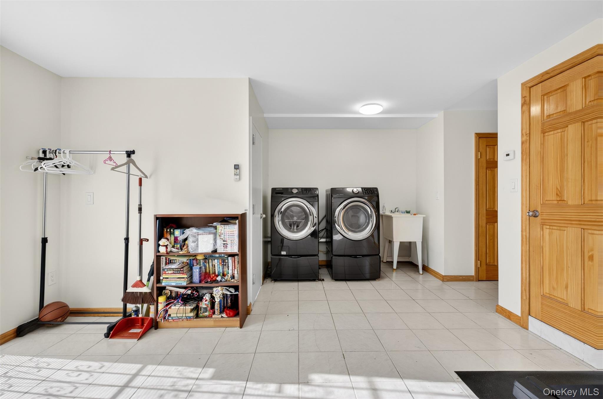 5031 68th Street Property Photo 4