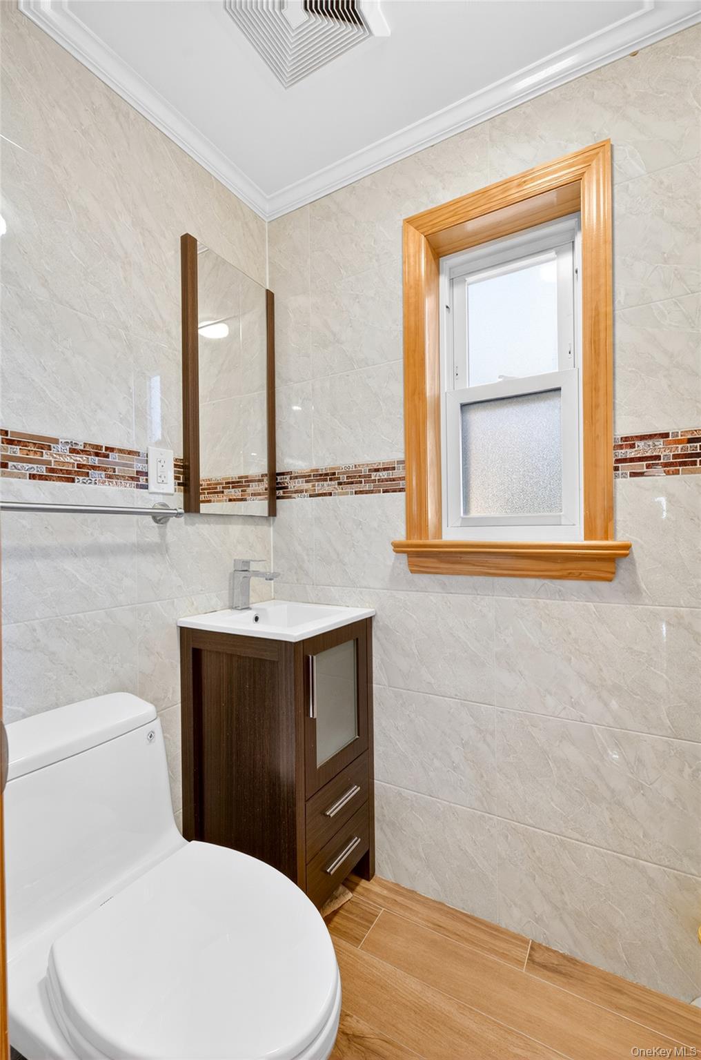 5031 68th Street Property Photo 5