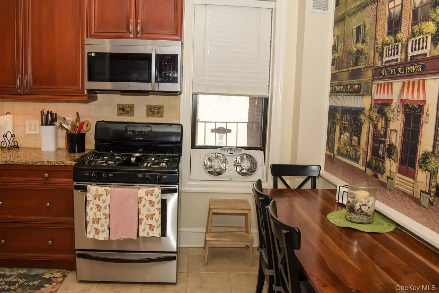 78-14 Austin Street 5-e Property Photo 2