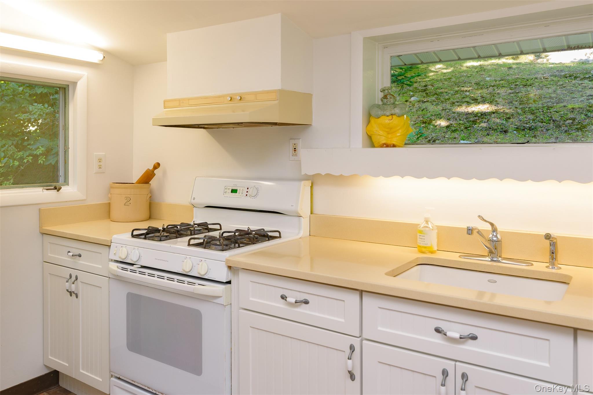 635 Long Pond Road Property Photo 15