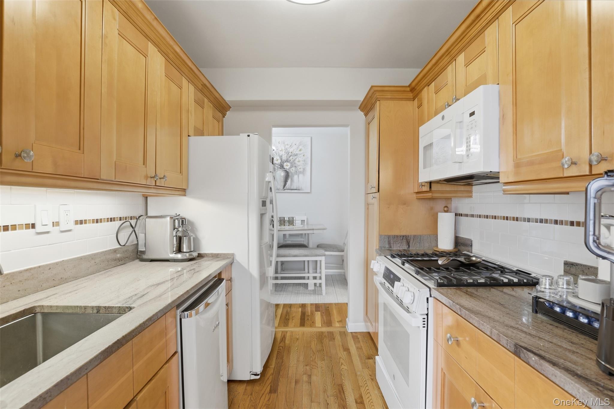 333 Bronx River Road 616 Property Photo 8