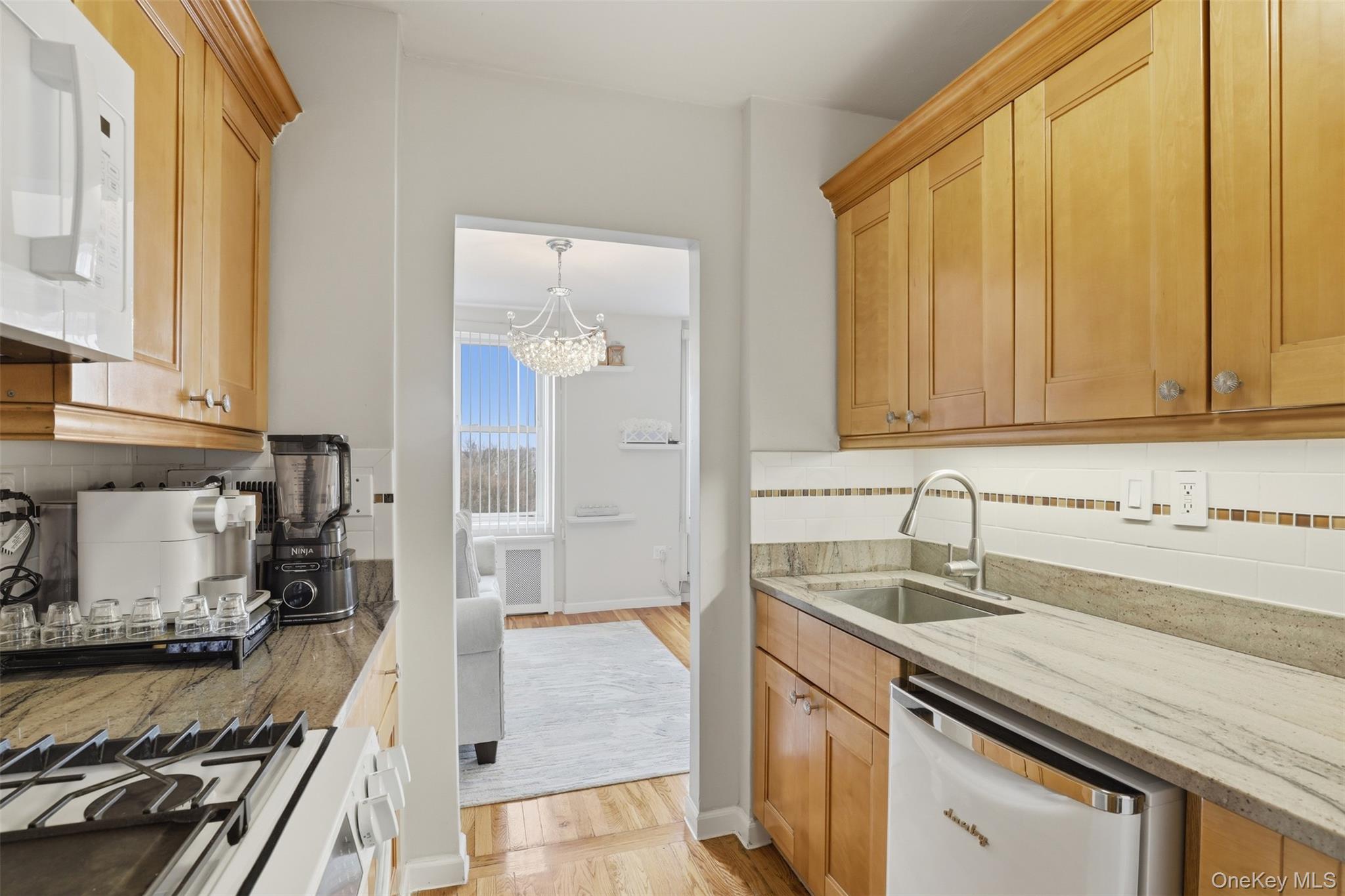 333 Bronx River Road 616 Property Photo 9