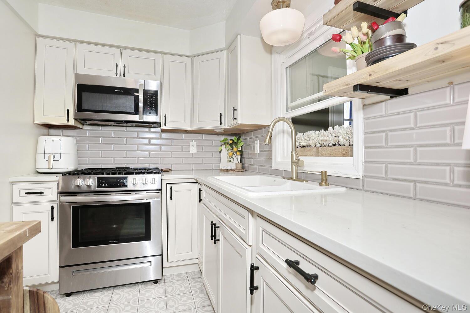27 Eastlake Drive Property Photo 12