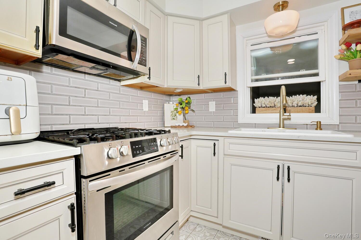 27 Eastlake Drive Property Photo 13