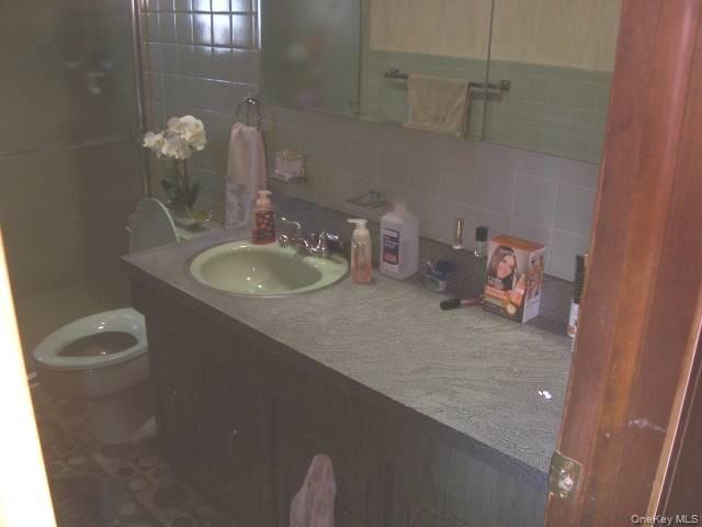 1053 Lorraine Drive Property Photo 6