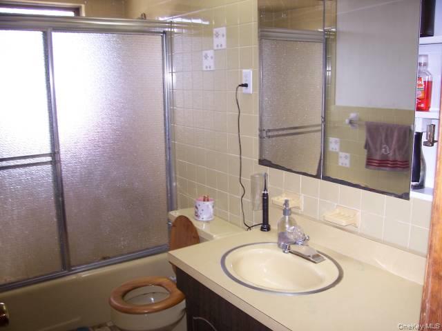 1053 Lorraine Drive Property Photo 8