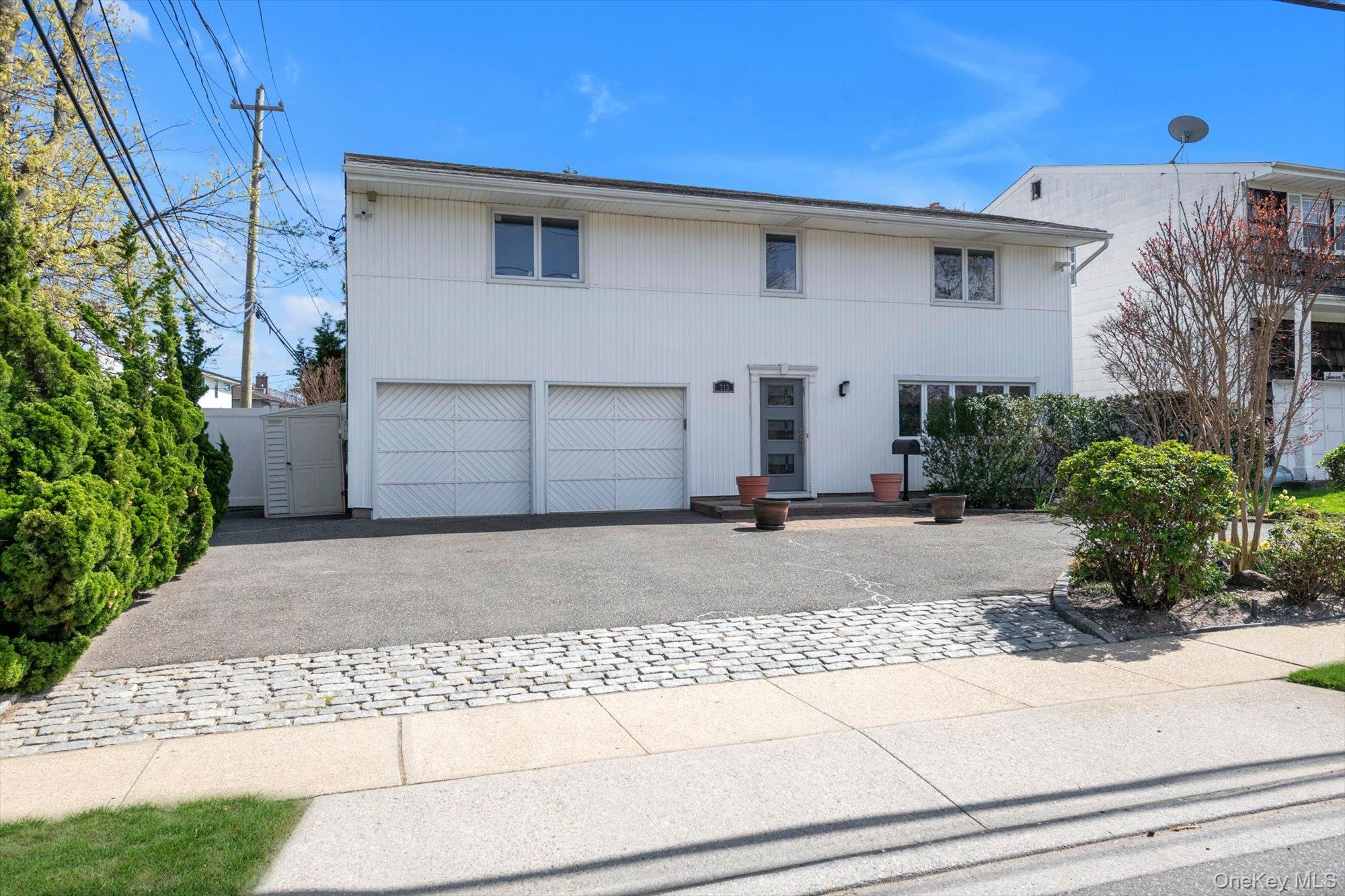 713 Hungry Harbor Road Property Photo 1