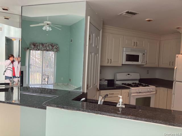 170 Schofield Street 2i Property Photo 10