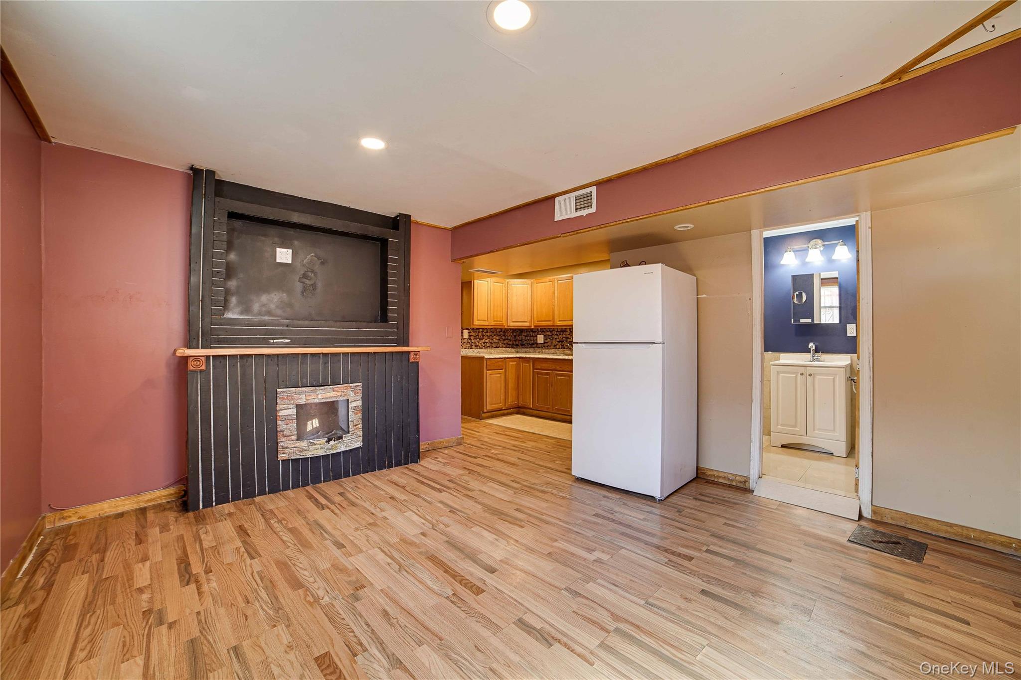 993 Duncan Street Property Photo 25