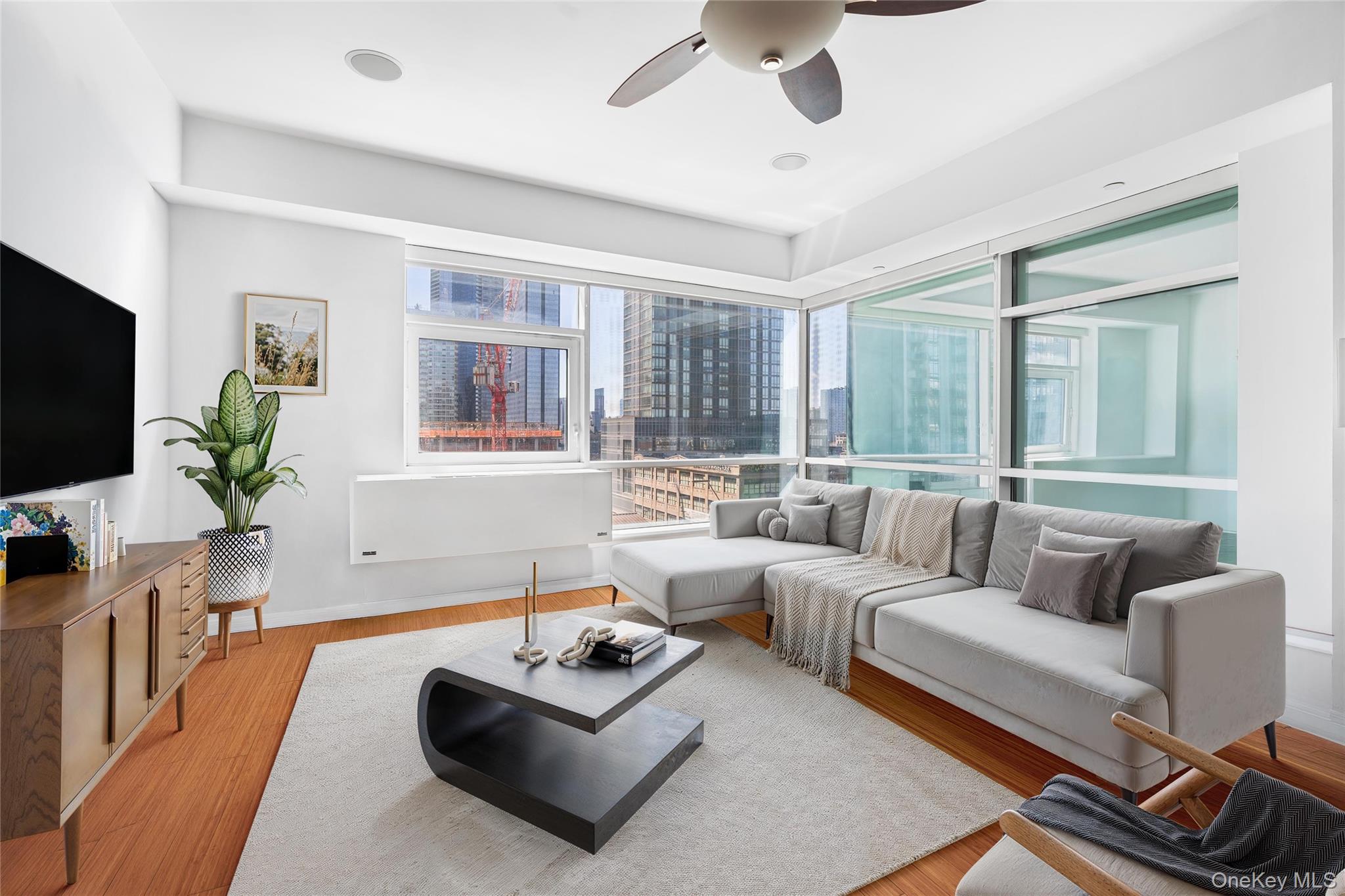 2415 Queens Plaza 7A Property Photo 1