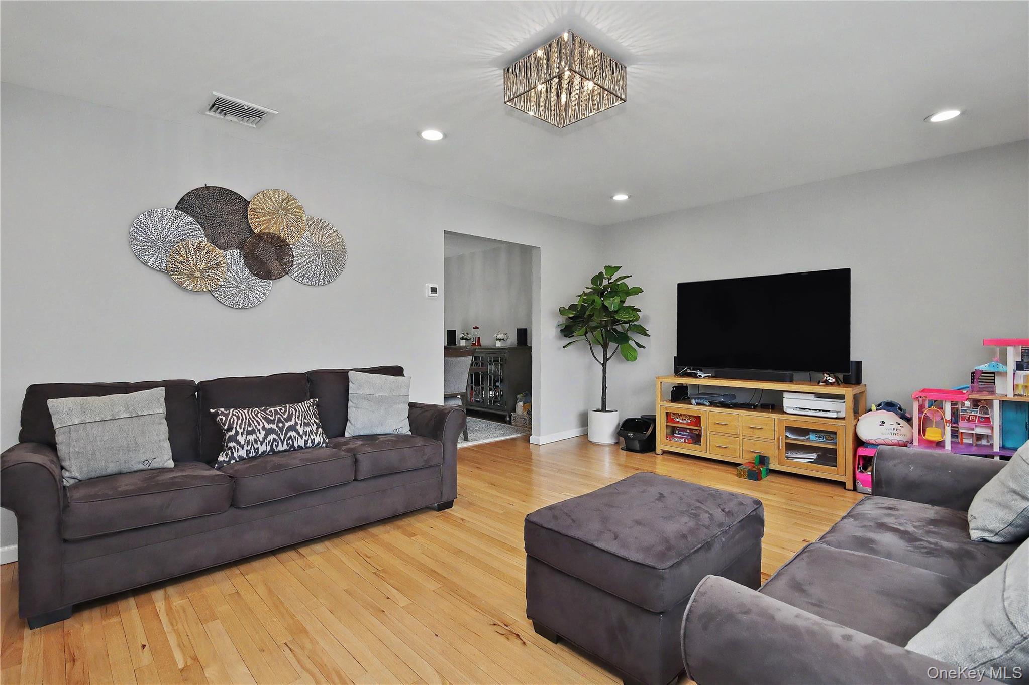 14 Emerald Place Property Photo 9
