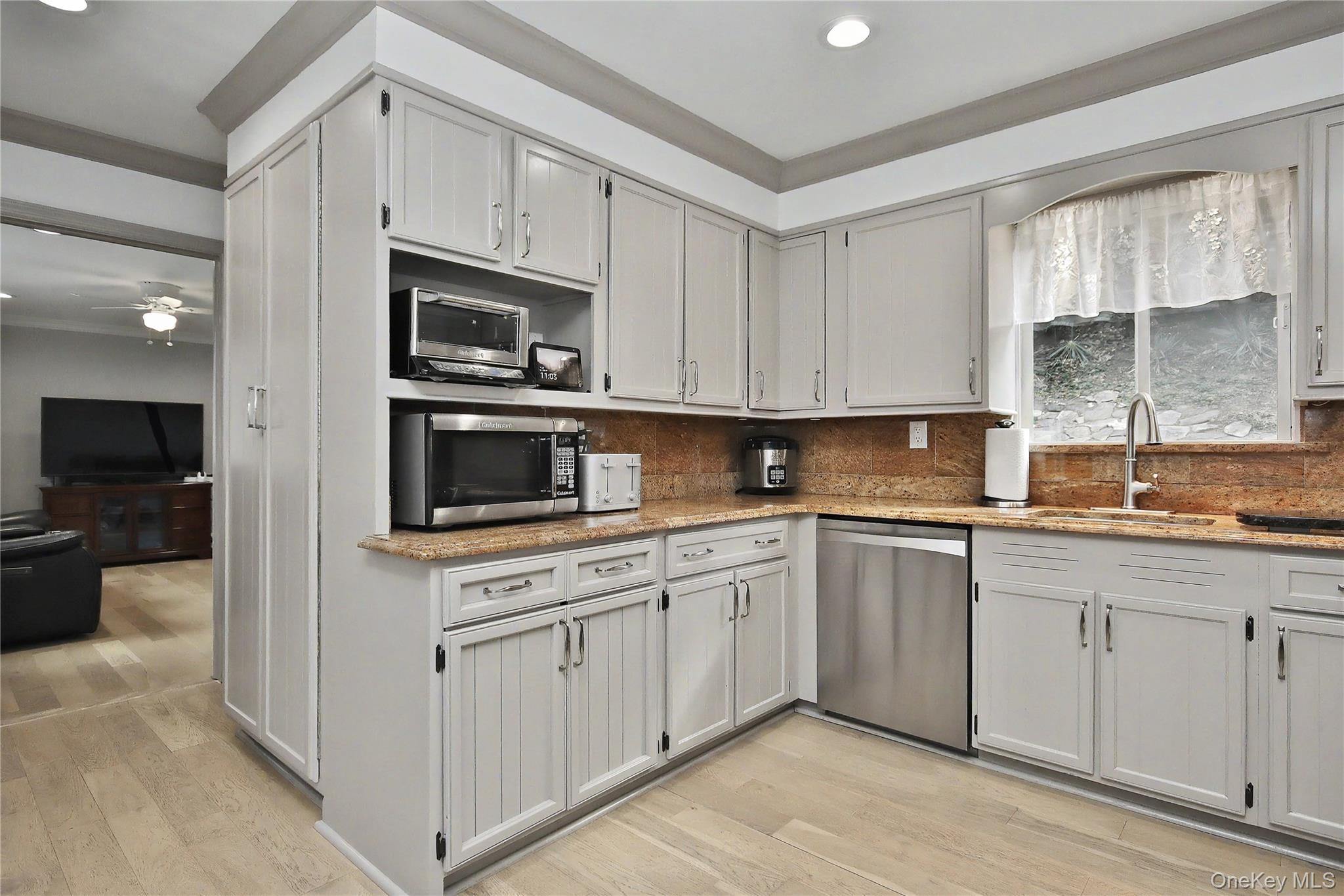 14 Emerald Place Property Photo 13