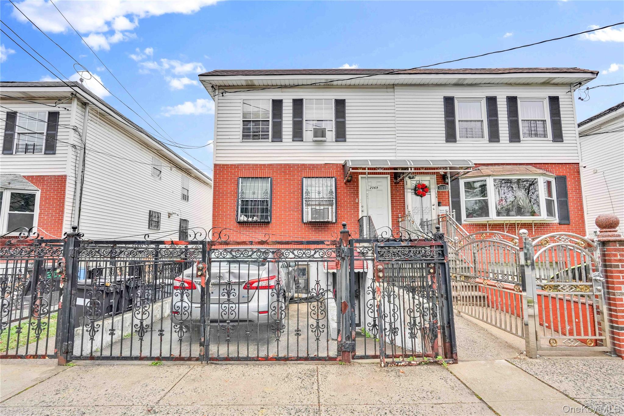 2069 Seward Avenue Property Photo 1