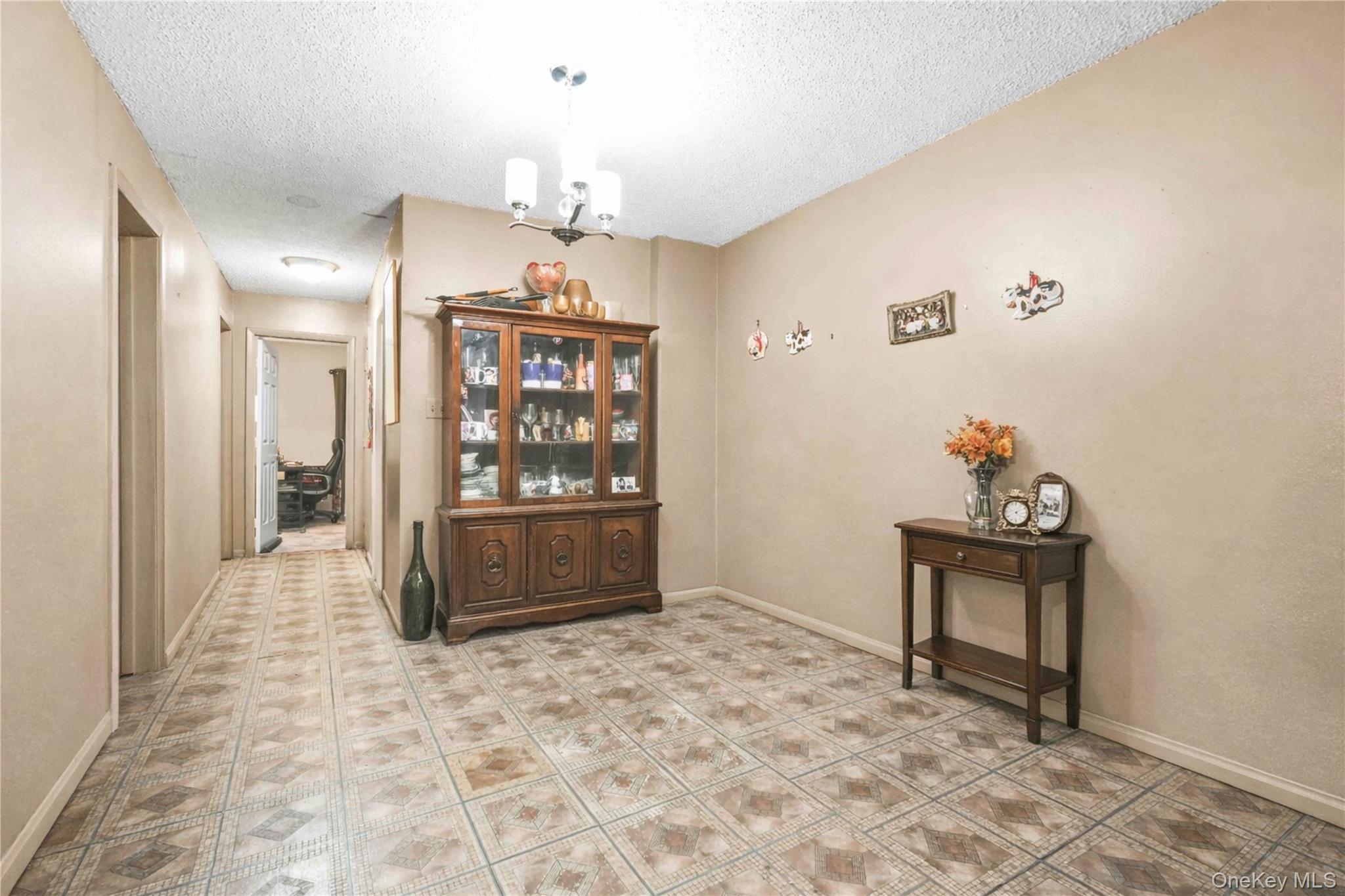 2069 Seward Avenue Property Photo 5