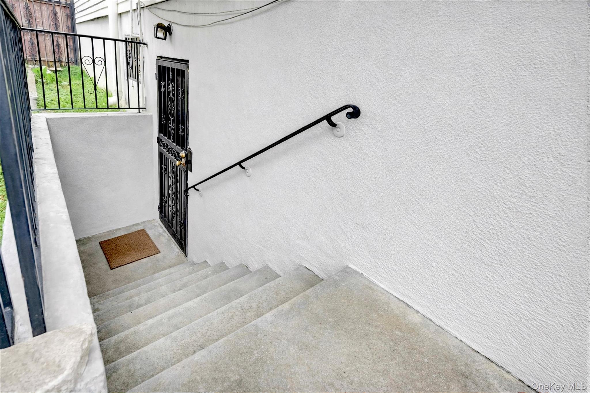 2069 Seward Avenue Property Photo 21