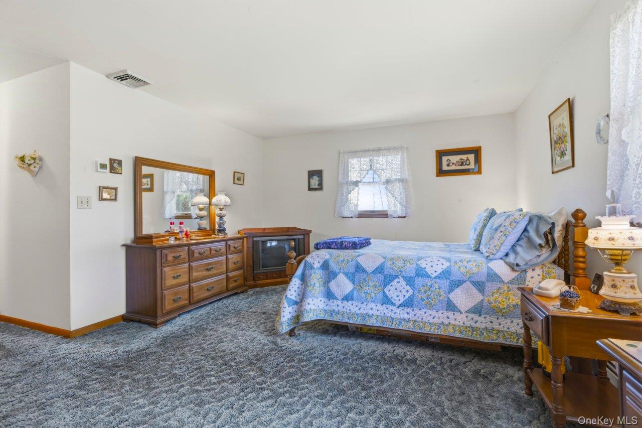 555 State Route 416 Property Photo 14
