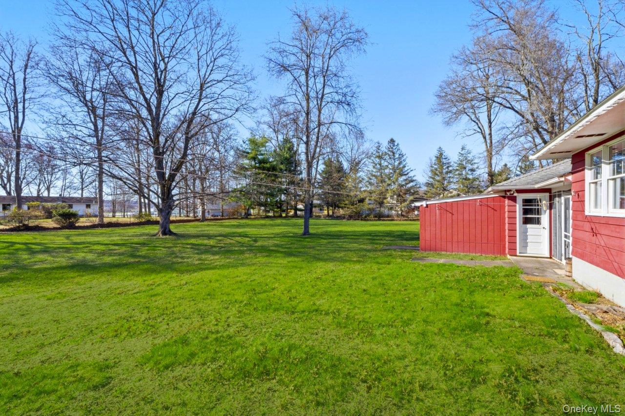 555 State Route 416 Property Photo 28