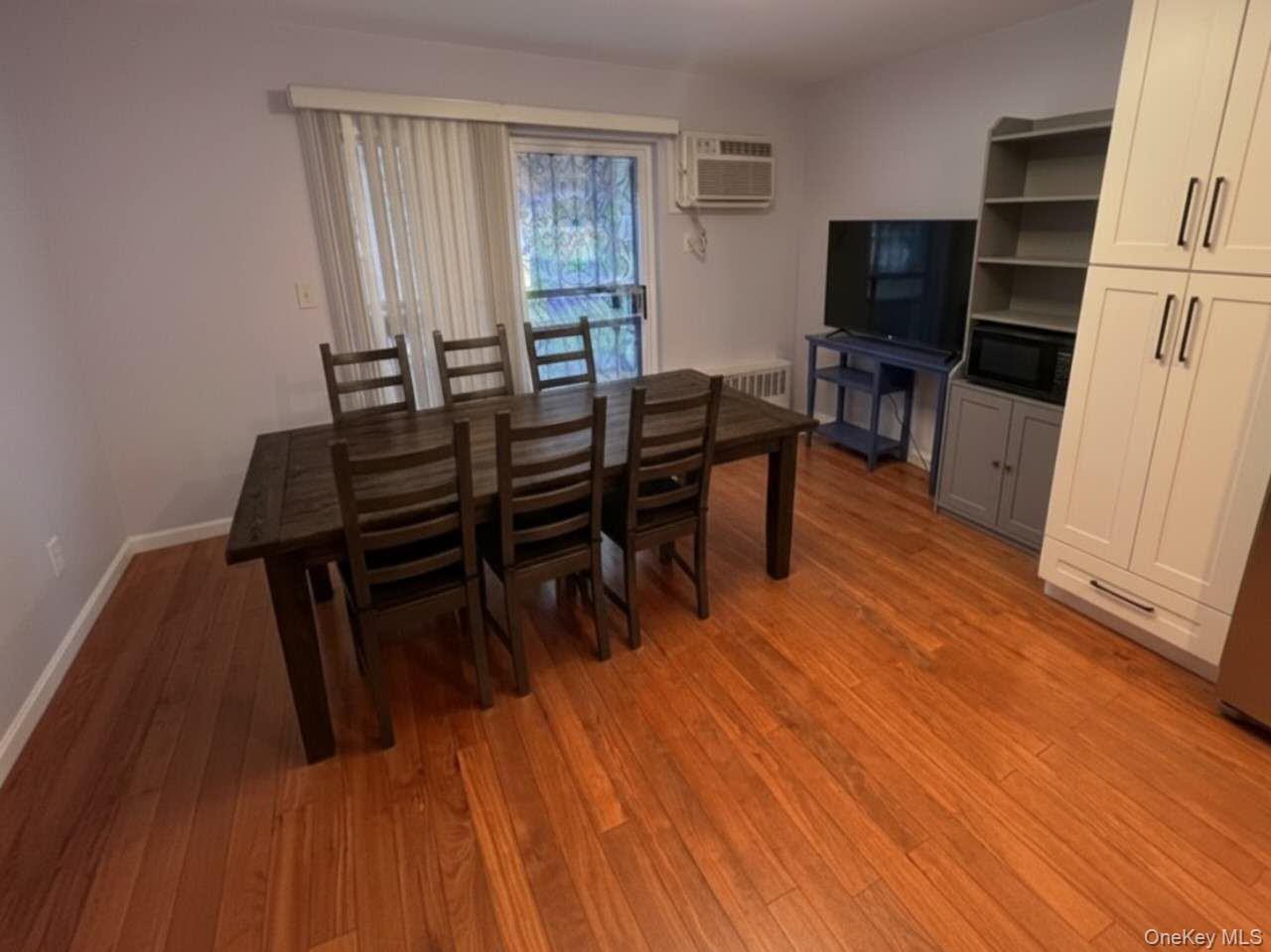2822 W 16th Street Property Photo 5