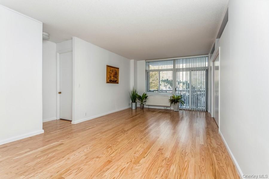 35 N Chatsworth Avenue 1j Property Photo 7