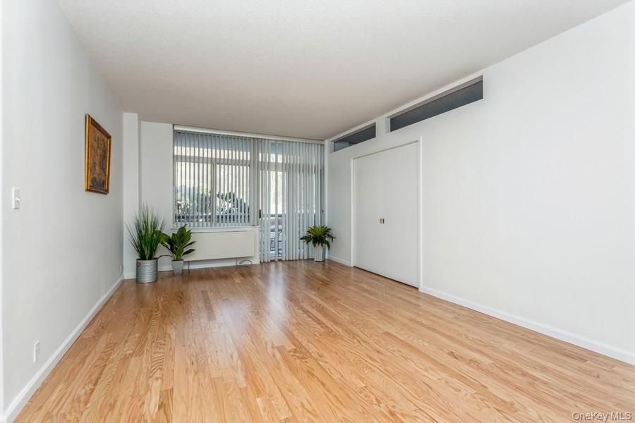 35 N Chatsworth Avenue 1j Property Photo 9