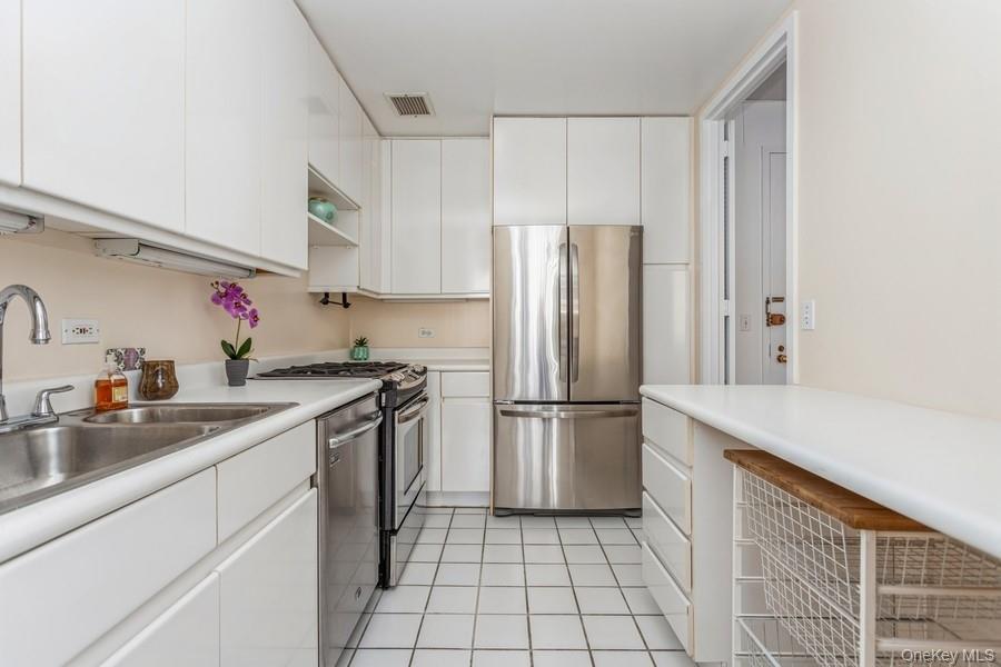 35 N Chatsworth Avenue 1j Property Photo 18