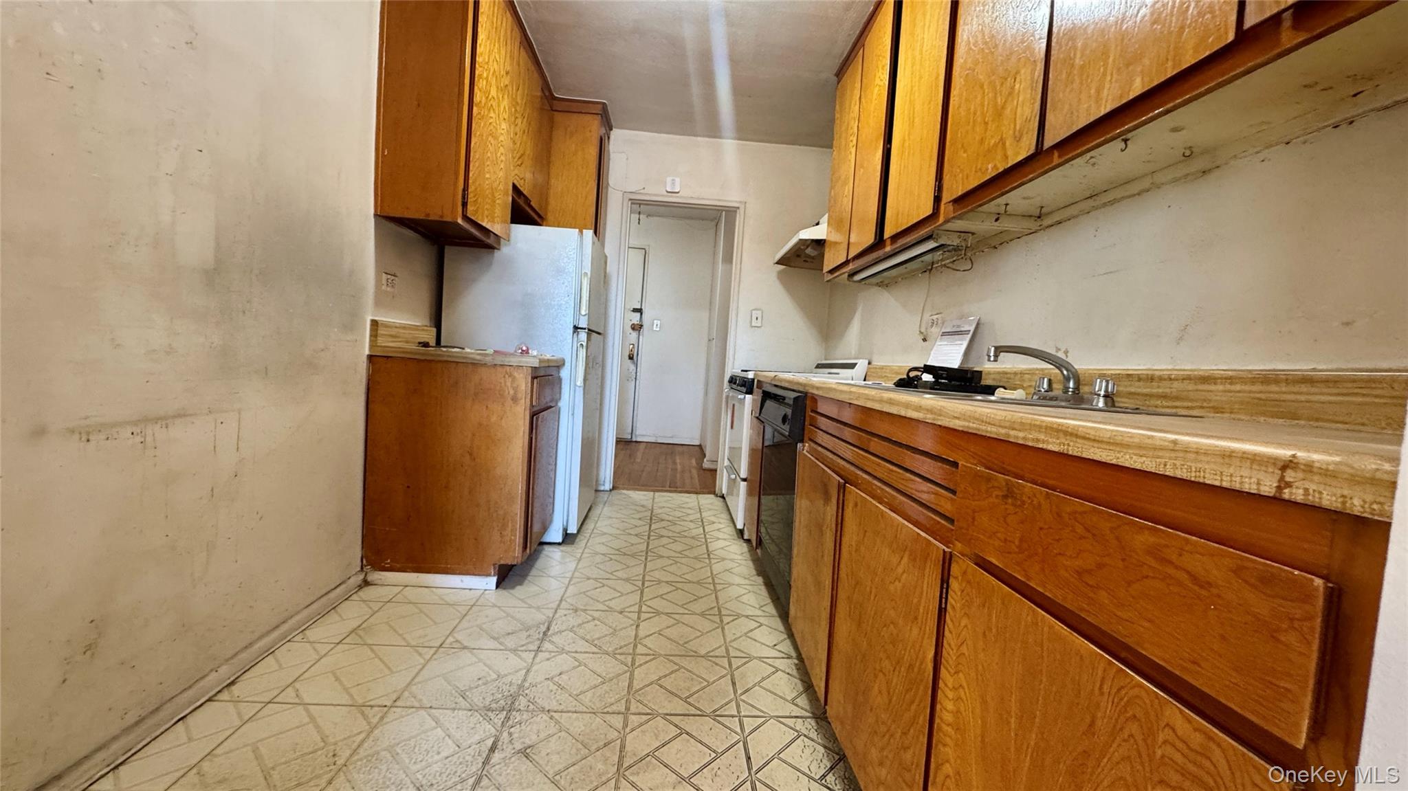 14205 Roosevelt Avenue 611 Property Photo 10