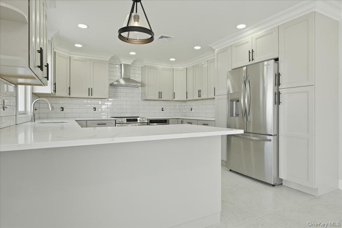 61 Gardiners Avenue Property Photo 11
