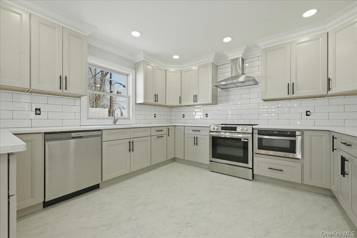 61 Gardiners Avenue Property Photo 12