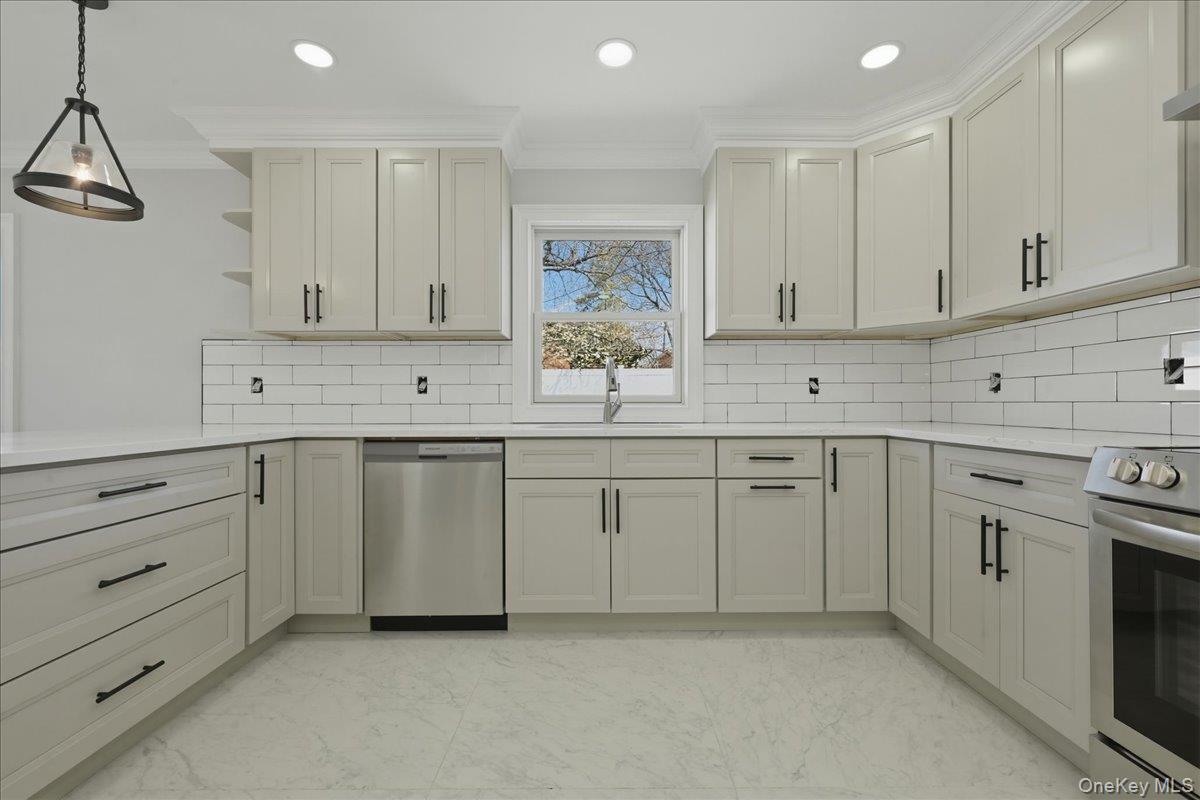 61 Gardiners Avenue Property Photo 15