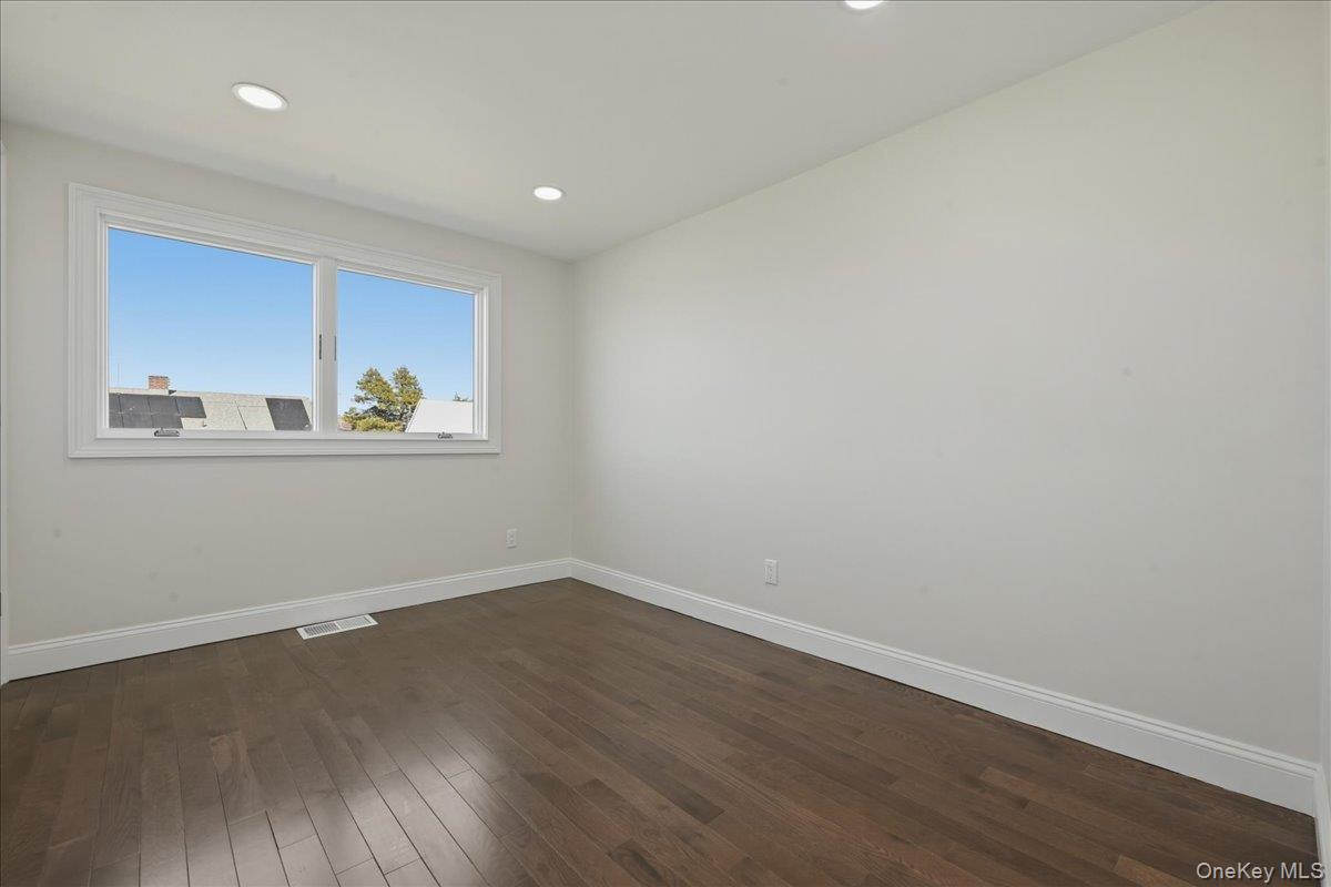 61 Gardiners Avenue Property Photo 23