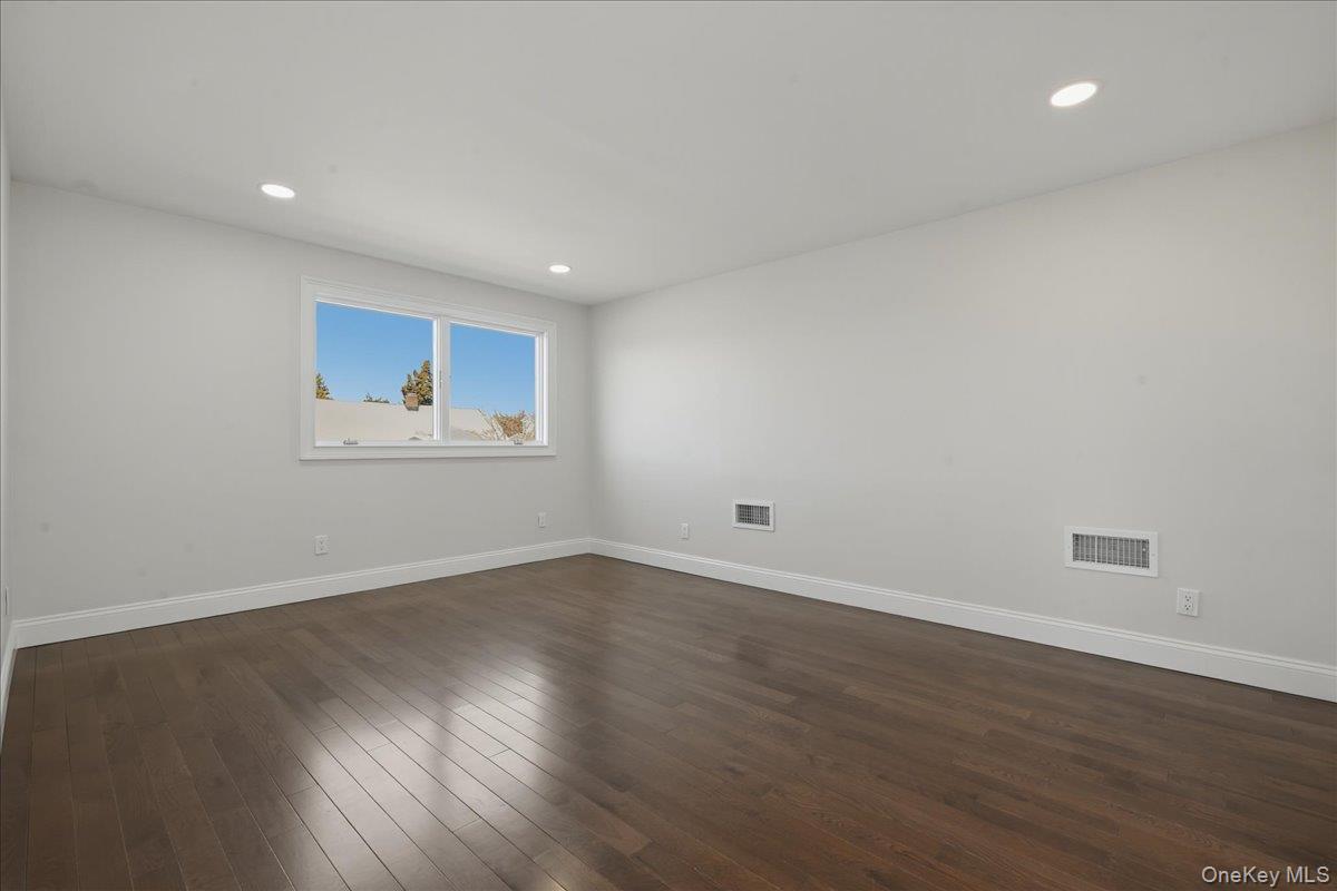 61 Gardiners Avenue Property Photo 25