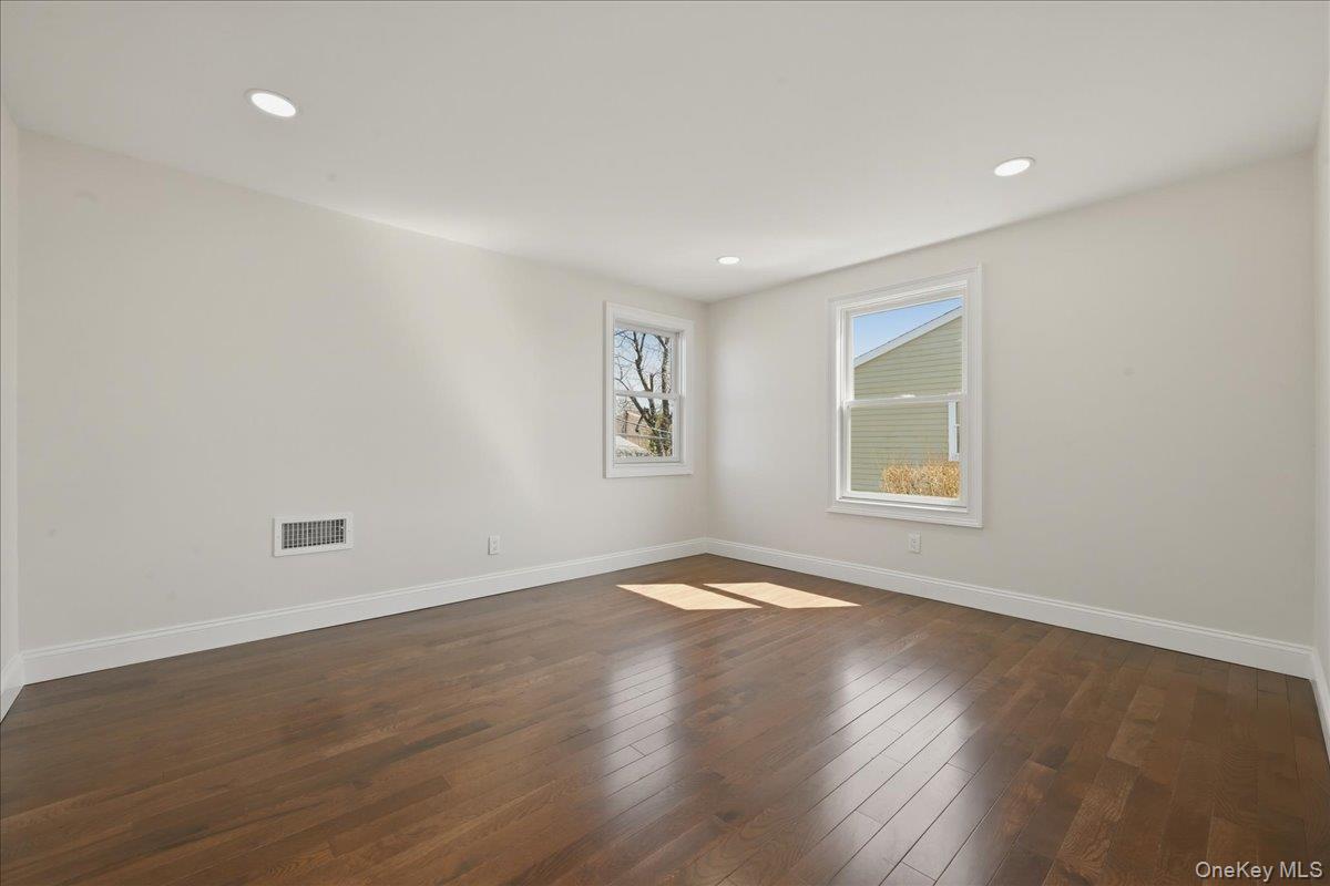 61 Gardiners Avenue Property Photo 27